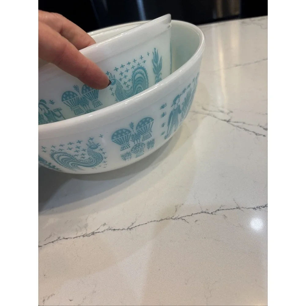 Pyrex Amish Butterprint Nesting Mixing Bowl Set 3 Piece Turquoise 4,2.5, 1.5 qt